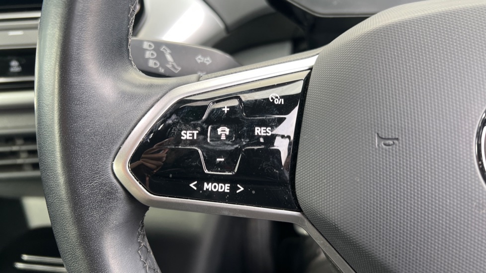 Used Volkswagen ID.4 2022 for sale - 76948303: Photo 38