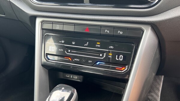 Used Volkswagen T-Roc 2023 for sale - 76112012: Photo 29