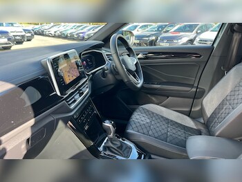 Used Volkswagen T-Roc 2025 for sale - 76033992: Photo 2