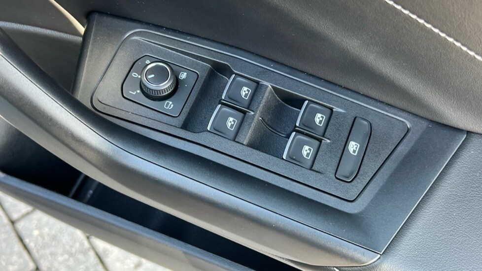 Used Volkswagen T-Roc 2025 for sale - 76033992: Photo 33