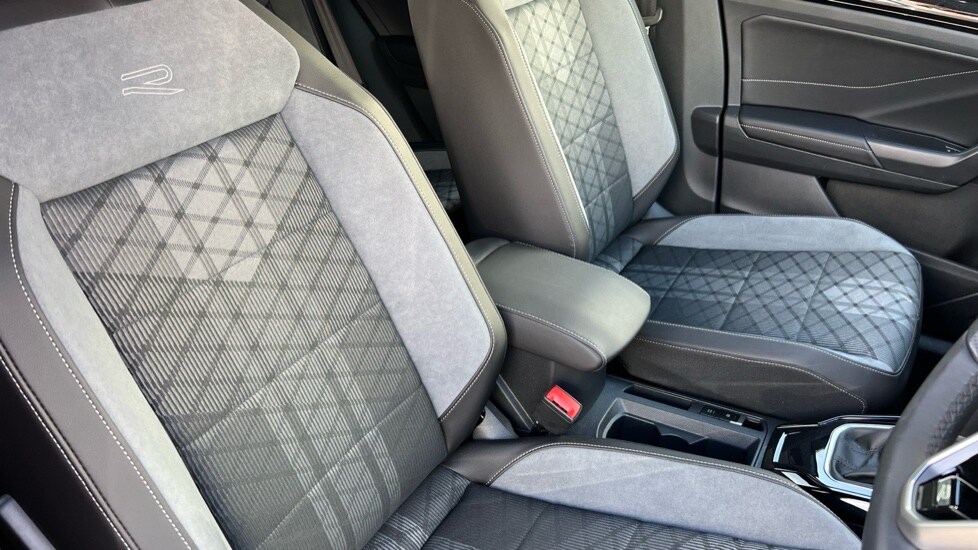 Used Volkswagen T-Roc 2025 for sale - 76033992: Photo 36