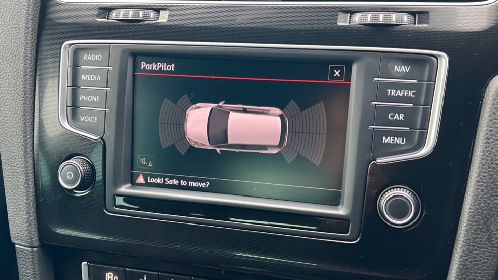 Used Volkswagen Golf 2017 for sale - 77092502: Photo 23