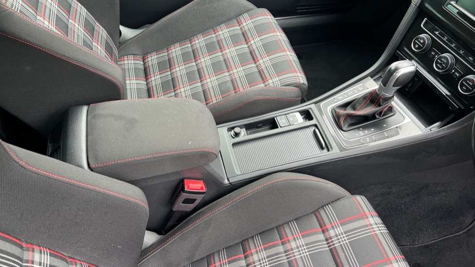 Used Volkswagen Golf 2017 for sale - 77092502: Photo 43