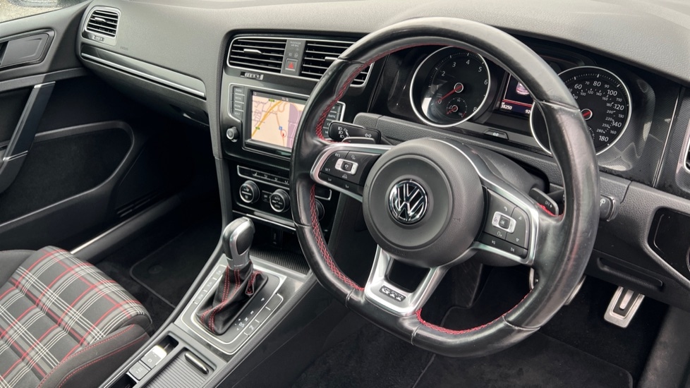 Used Volkswagen Golf 2017 for sale - 77092502: Photo 6