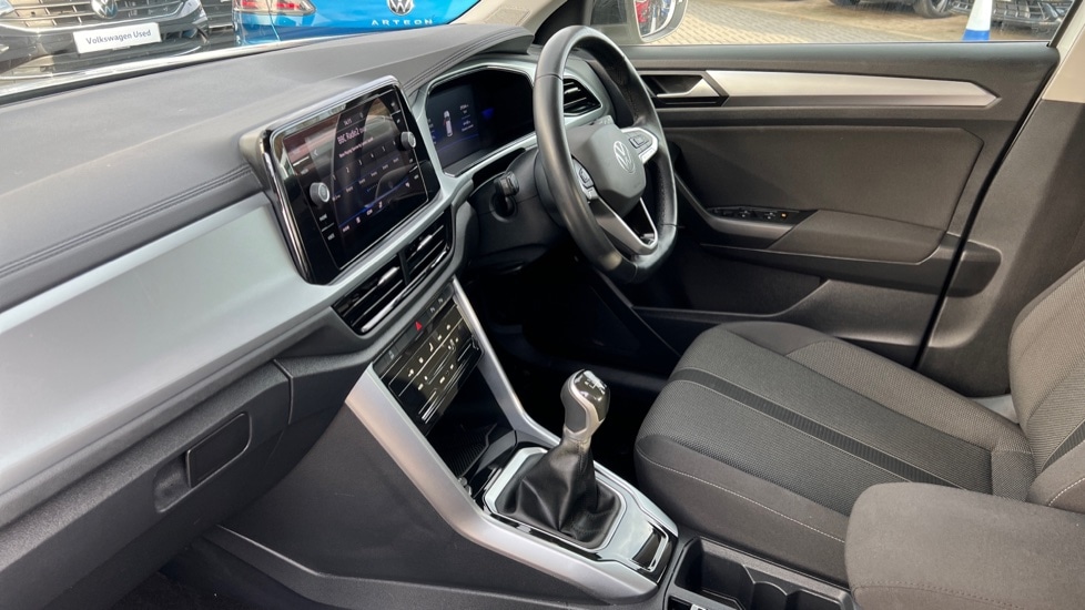 Used Volkswagen T-Roc 2022 for sale - 76731462: Photo 2