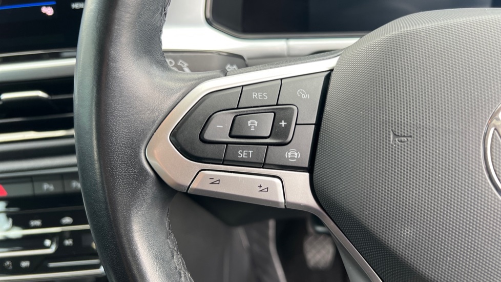 Used Volkswagen T-Roc 2022 for sale - 76731462: Photo 30