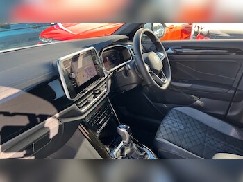 Used Volkswagen T-Roc 2022 for sale - 76079091: Photo 2