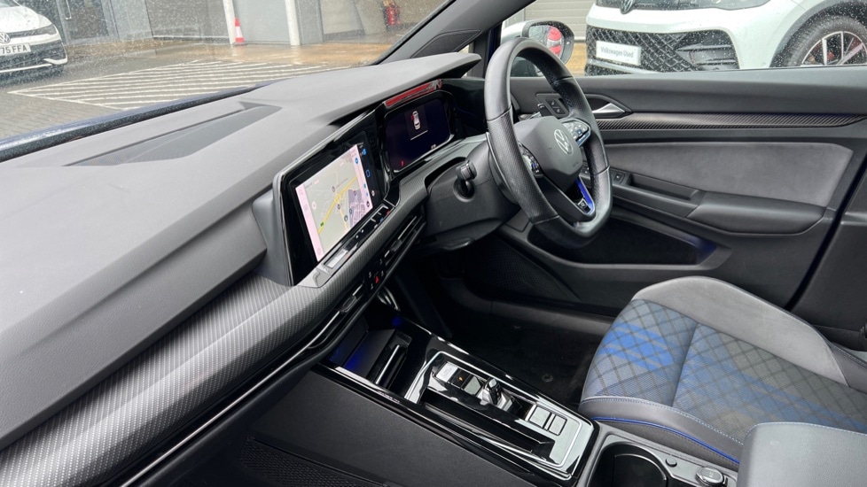 Used Volkswagen Golf 2023 for sale - 76856376: Photo 2