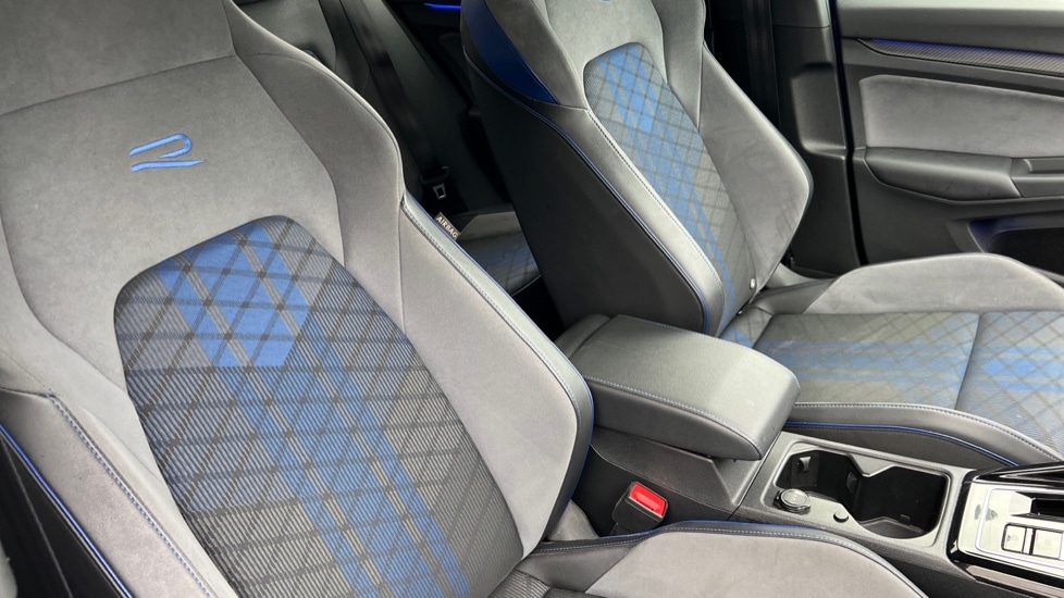 Used Volkswagen Golf 2023 for sale - 76856376: Photo 36