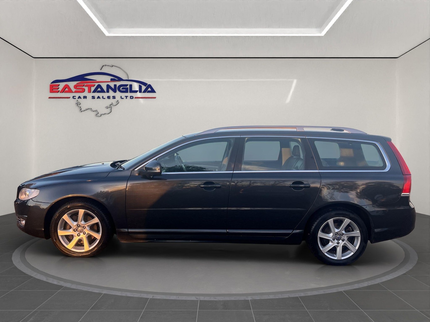 Used Volvo V70 2014 for sale - 76824335: Photo 2