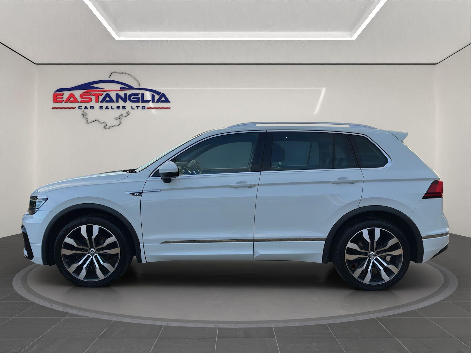 Used Volkswagen Tiguan 2017 for sale - 76398182: Photo 2