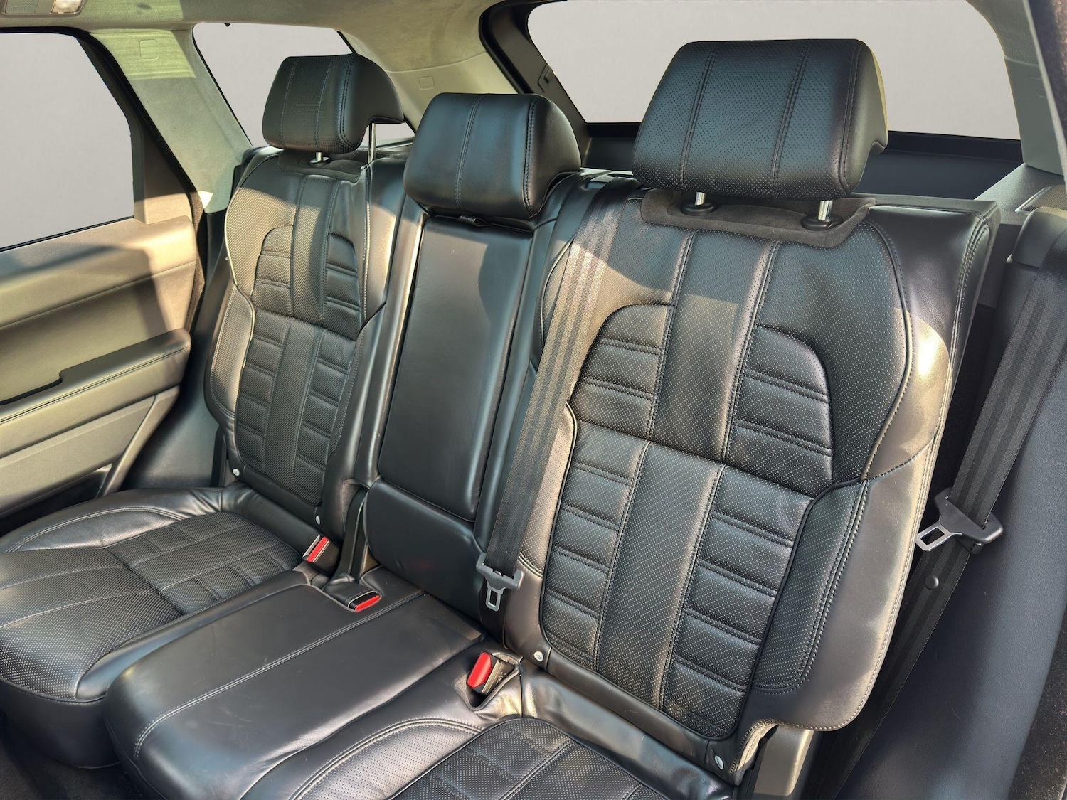 Used Land Rover Range Rover Sport 2016 for sale - 76714248: Photo 16