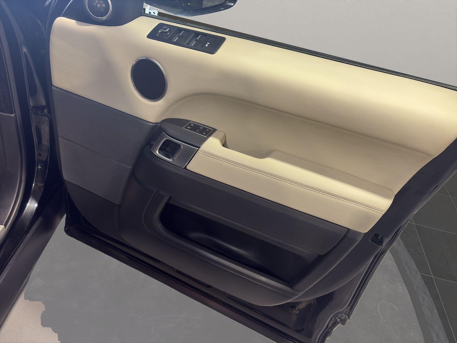 Used Land Rover Range Rover Sport 2017 for sale - 77657465: Photo 12