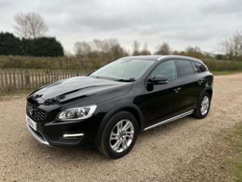 Used Volvo V60 Cross Country 2017 for sale - 74147765: Photo