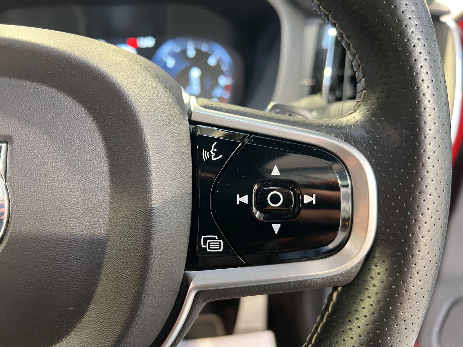Used Volvo XC60 2019 for sale - 77191000: Photo 25
