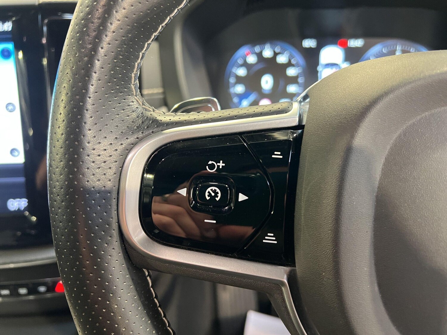 Used Volvo XC60 2019 for sale - 77191000: Photo 26