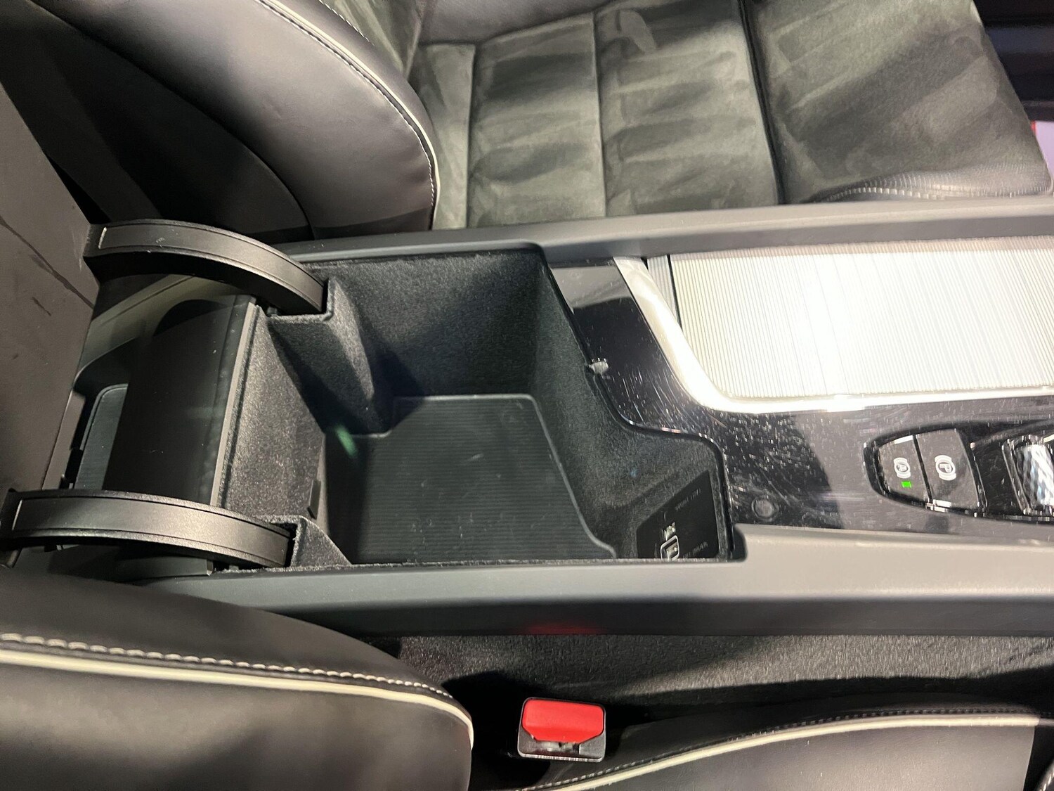 Used Volvo XC60 2019 for sale - 77191000: Photo 43