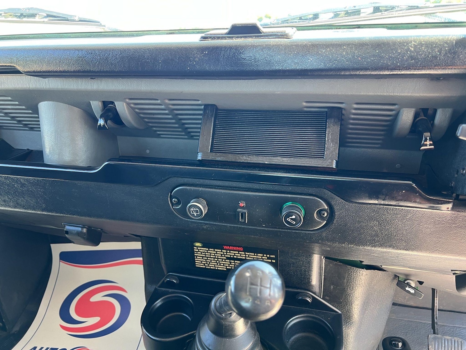 Used Land Rover Defender 1998 for sale - 76988073: Photo 11