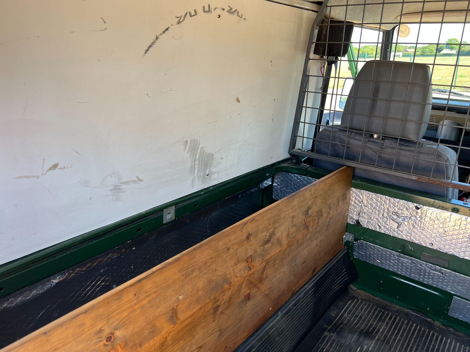 Used Land Rover Defender 1998 for sale - 76988073: Photo 19