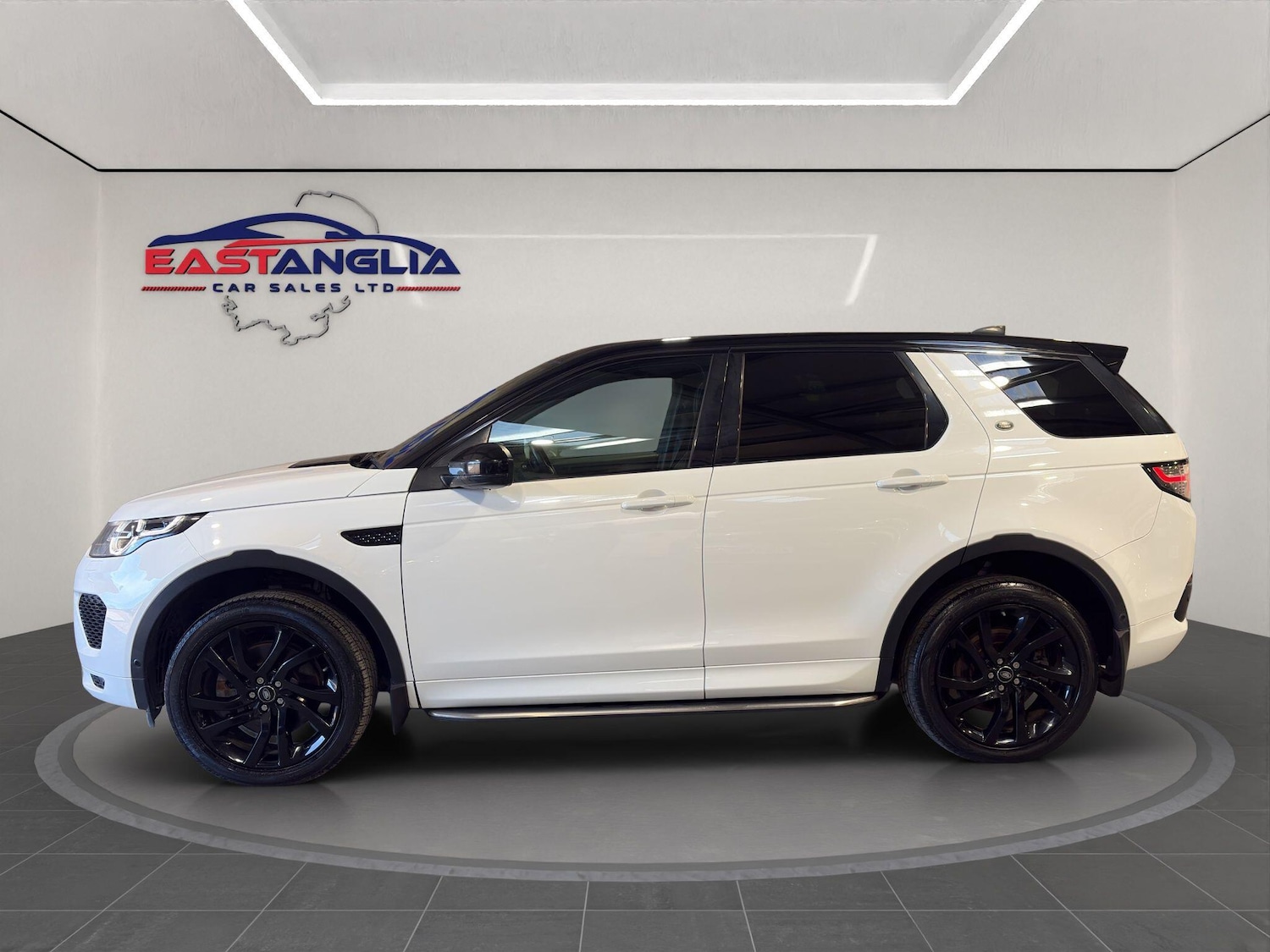Used Land Rover Discovery Sport 2018 for sale - 77737342: Photo 2