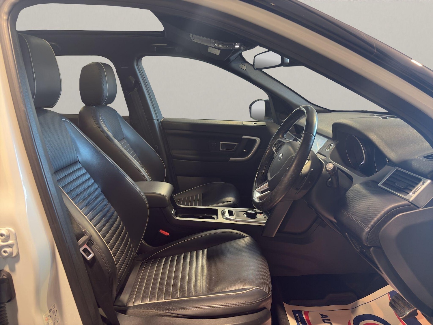 Used Land Rover Discovery Sport 2018 for sale - 77737342: Photo 3