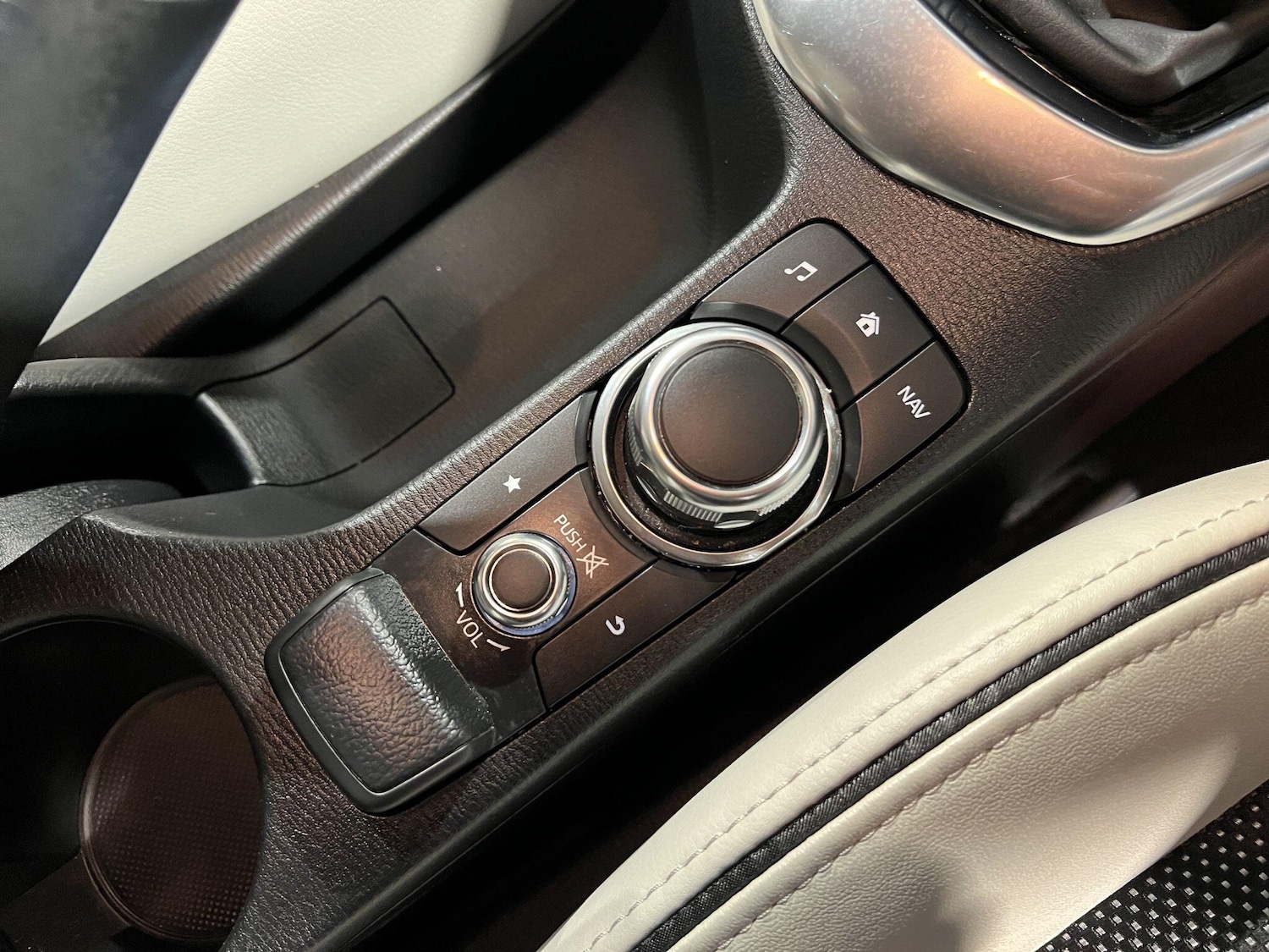 Used Mazda Mazda2 2019 for sale - 77345400: Photo 19