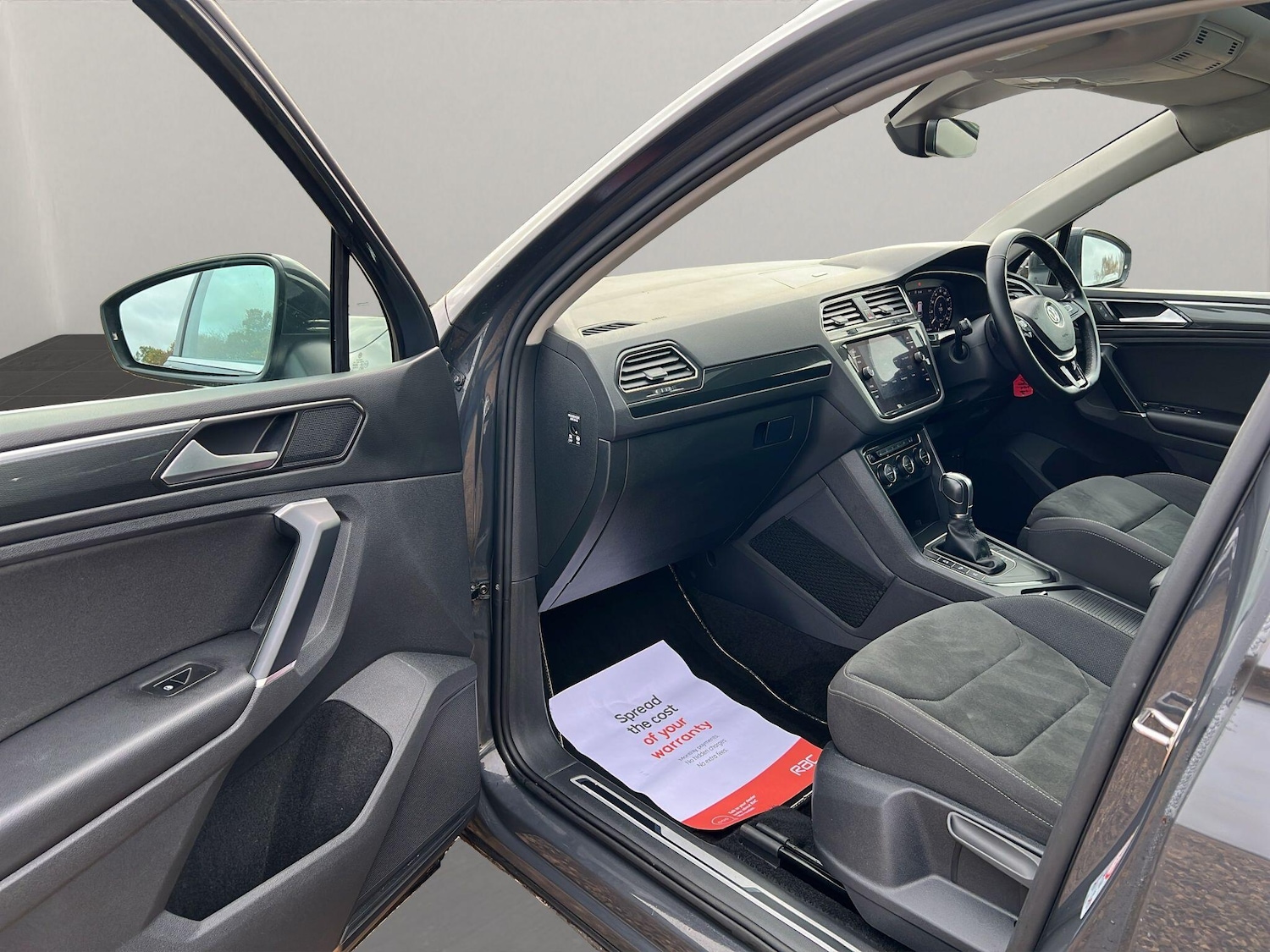 Used Volkswagen Tiguan 2017 for sale - 76538237: Photo 42