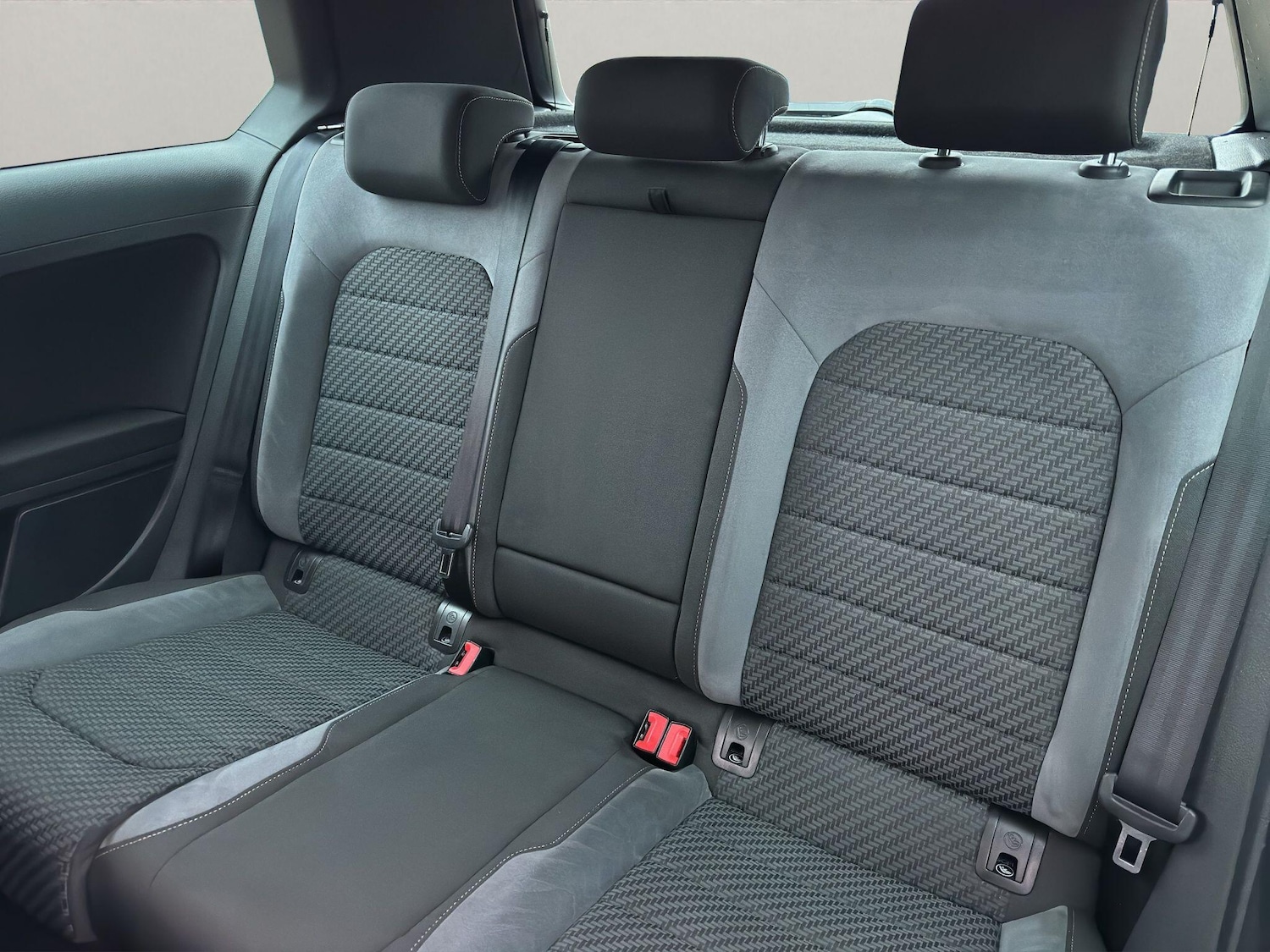 Used Volkswagen Golf 2018 for sale - 77067137: Photo 18