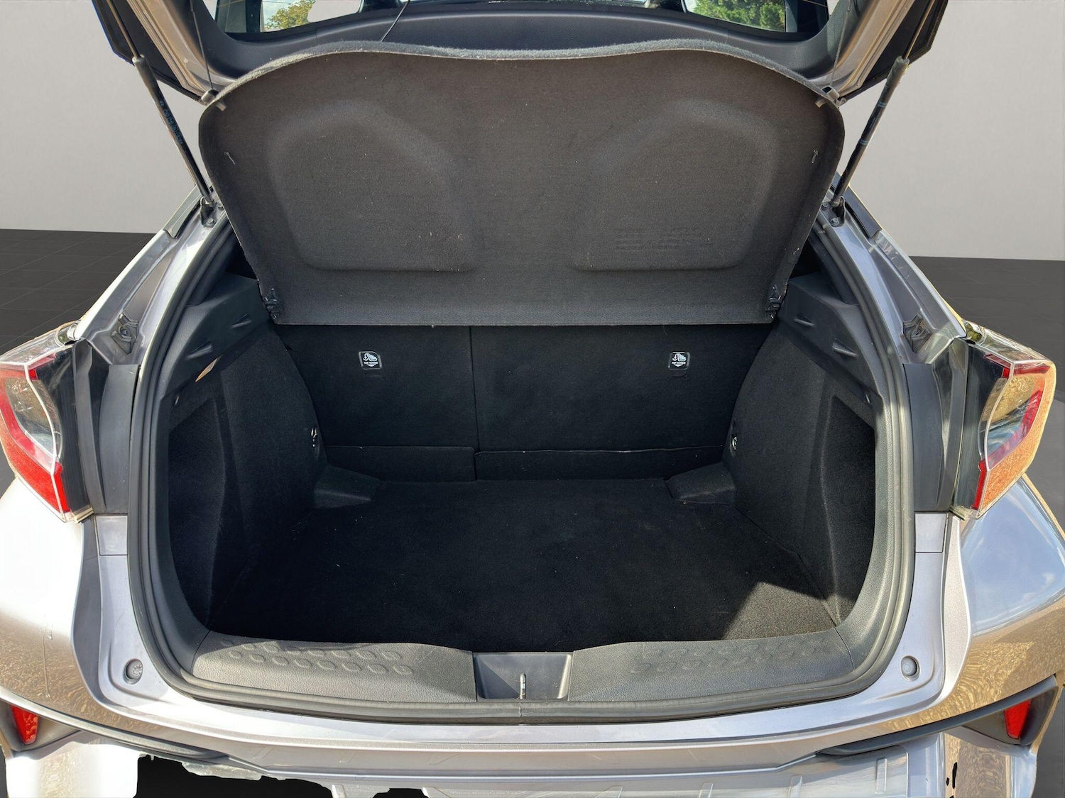 Used Toyota C-HR 2017 for sale - 76094268: Photo 26