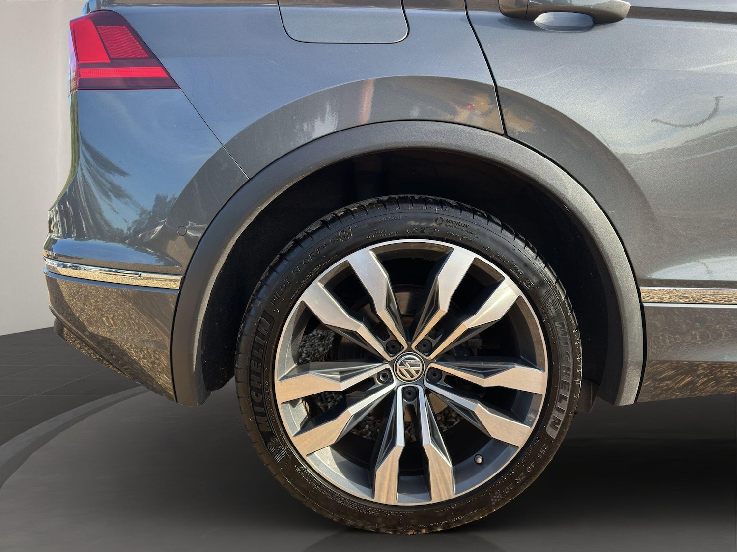 Used Volkswagen Tiguan 2017 for sale - 76072969: Photo 24