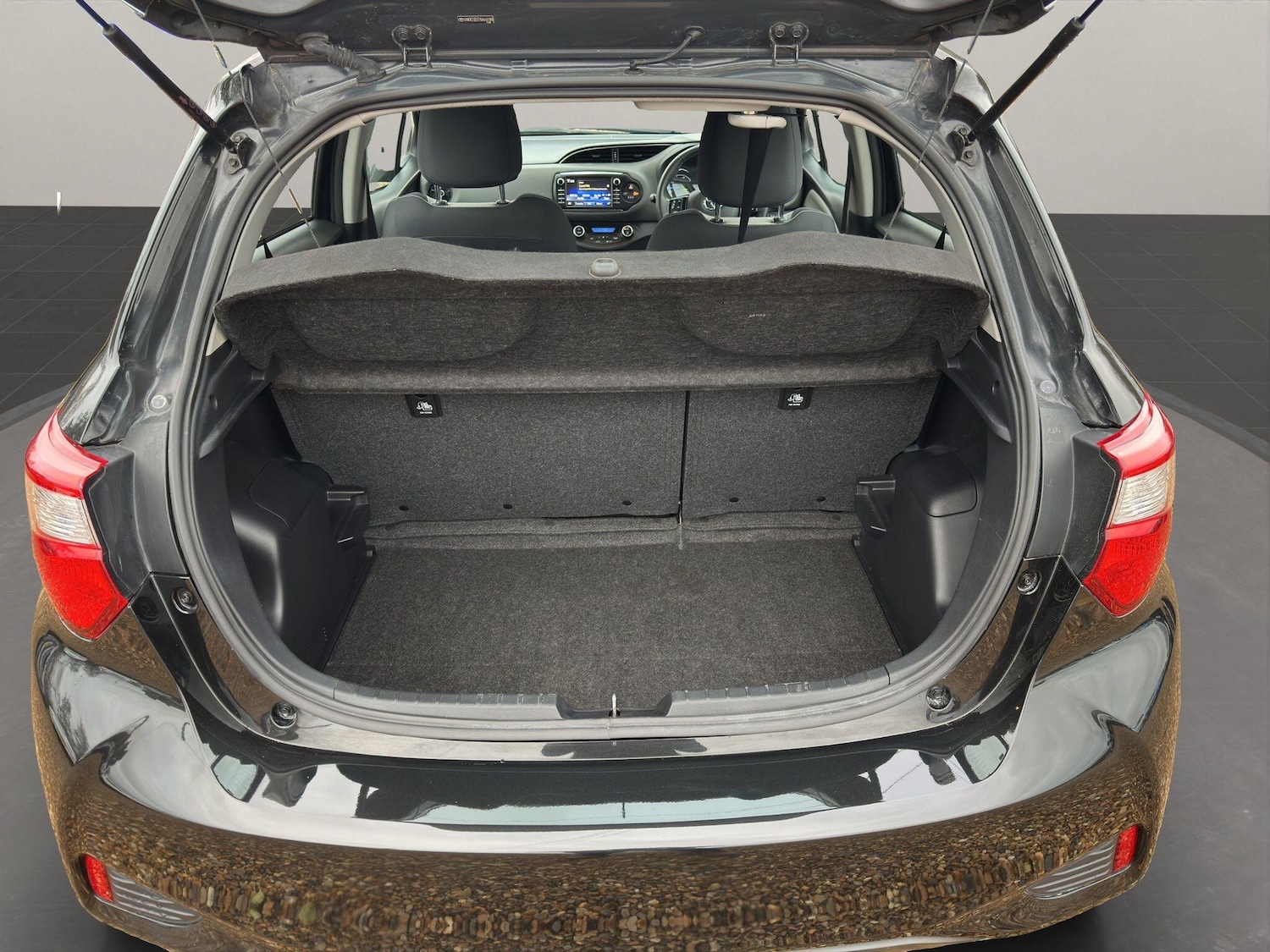 Used Toyota Yaris 2019 for sale - 76918706: Photo 15