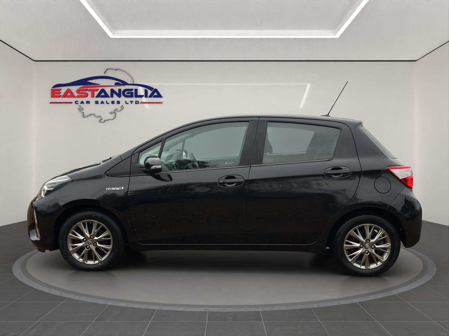 Used Toyota Yaris 2019 for sale - 76918706: Photo 2