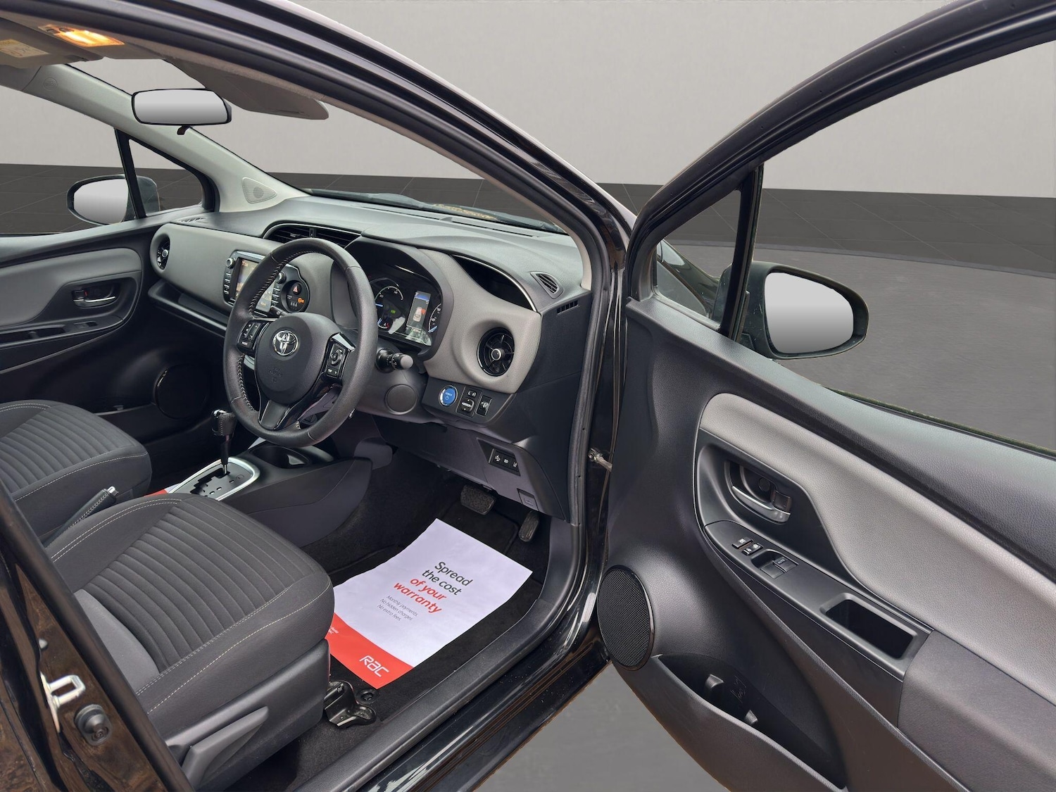 Used Toyota Yaris 2019 for sale - 76918706: Photo 30