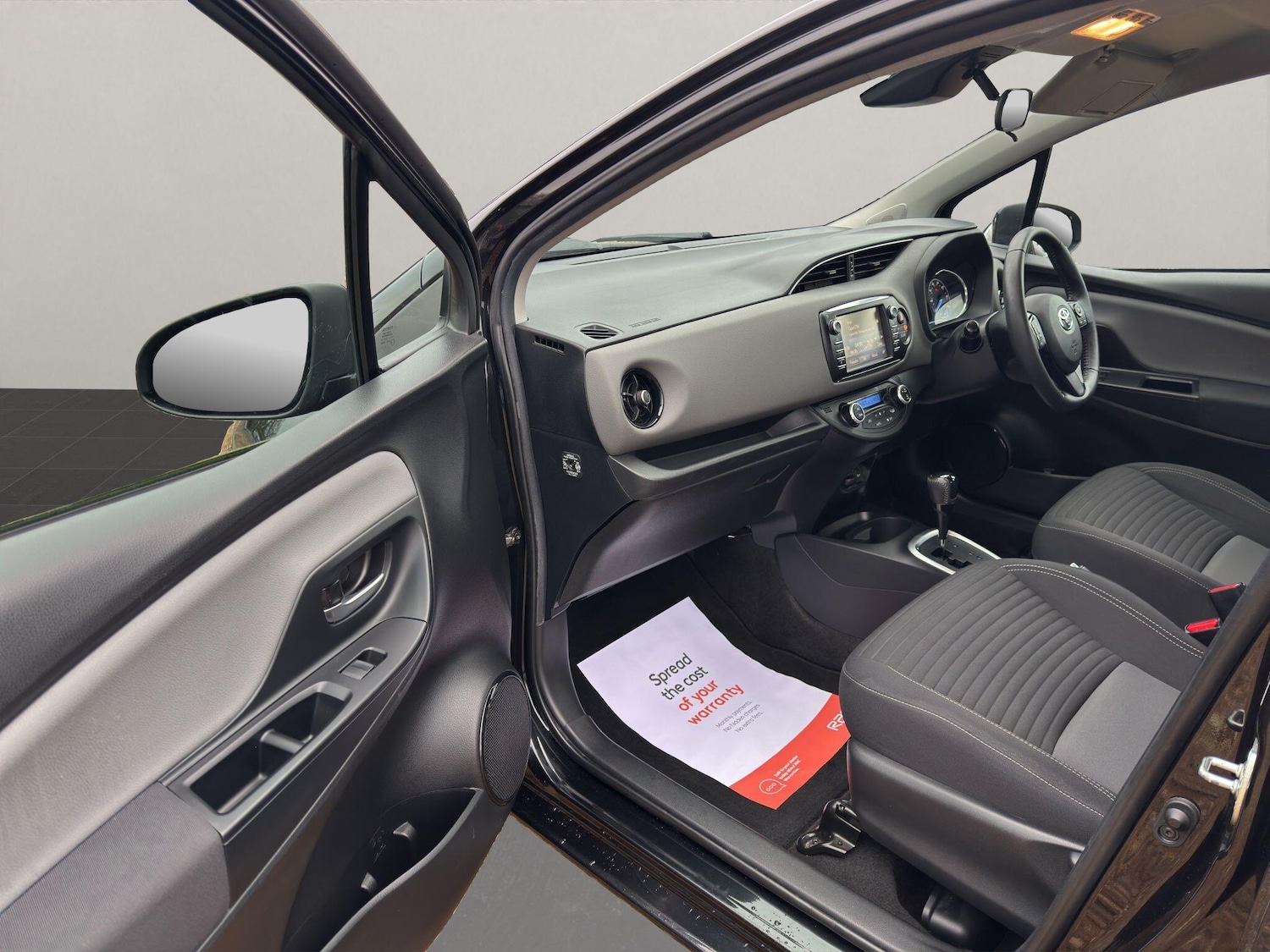 Used Toyota Yaris 2019 for sale - 76918706: Photo 31