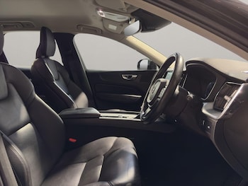 Used Volvo XC60 2018 for sale - 79412658: Photo