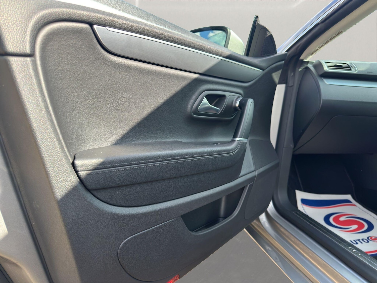 Used Volkswagen CC 2015 for sale - 75927319: Photo 18