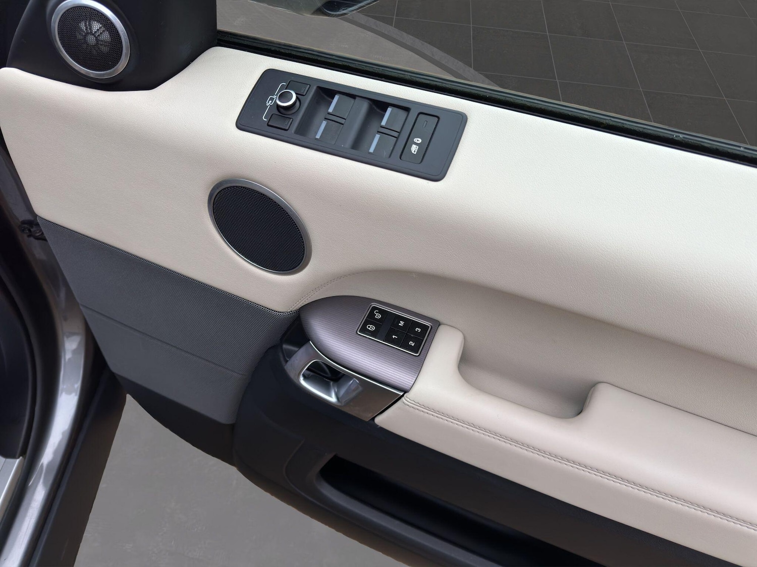 Used Land Rover Range Rover Sport 2014 for sale - 76284092: Photo 12