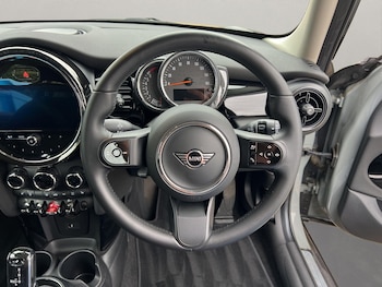 Used MINI Hatch 2022 for sale - 75670033: Photo
