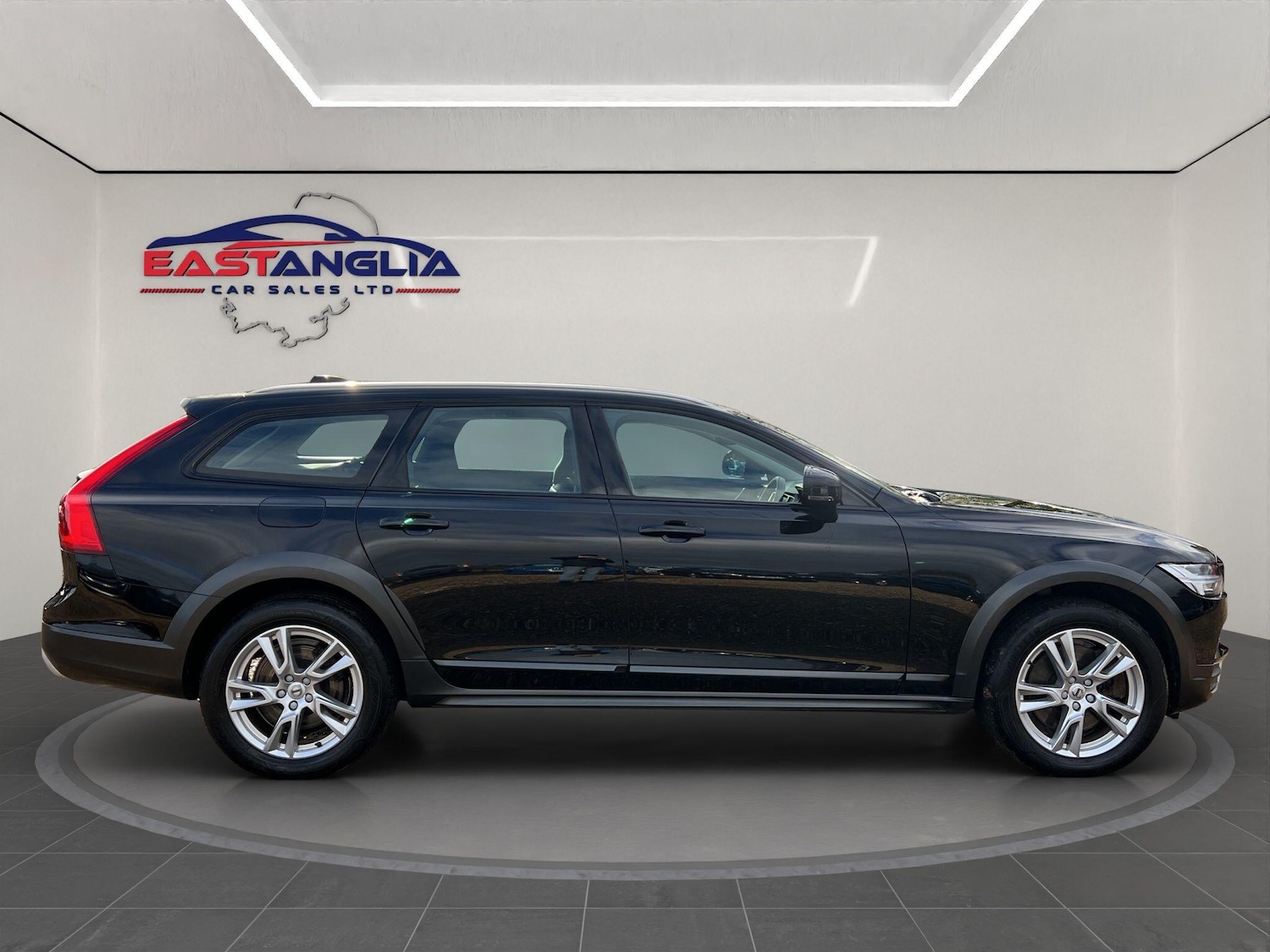 Used Volvo V90 Cross Country 2018 for sale - 76823588: Photo 12