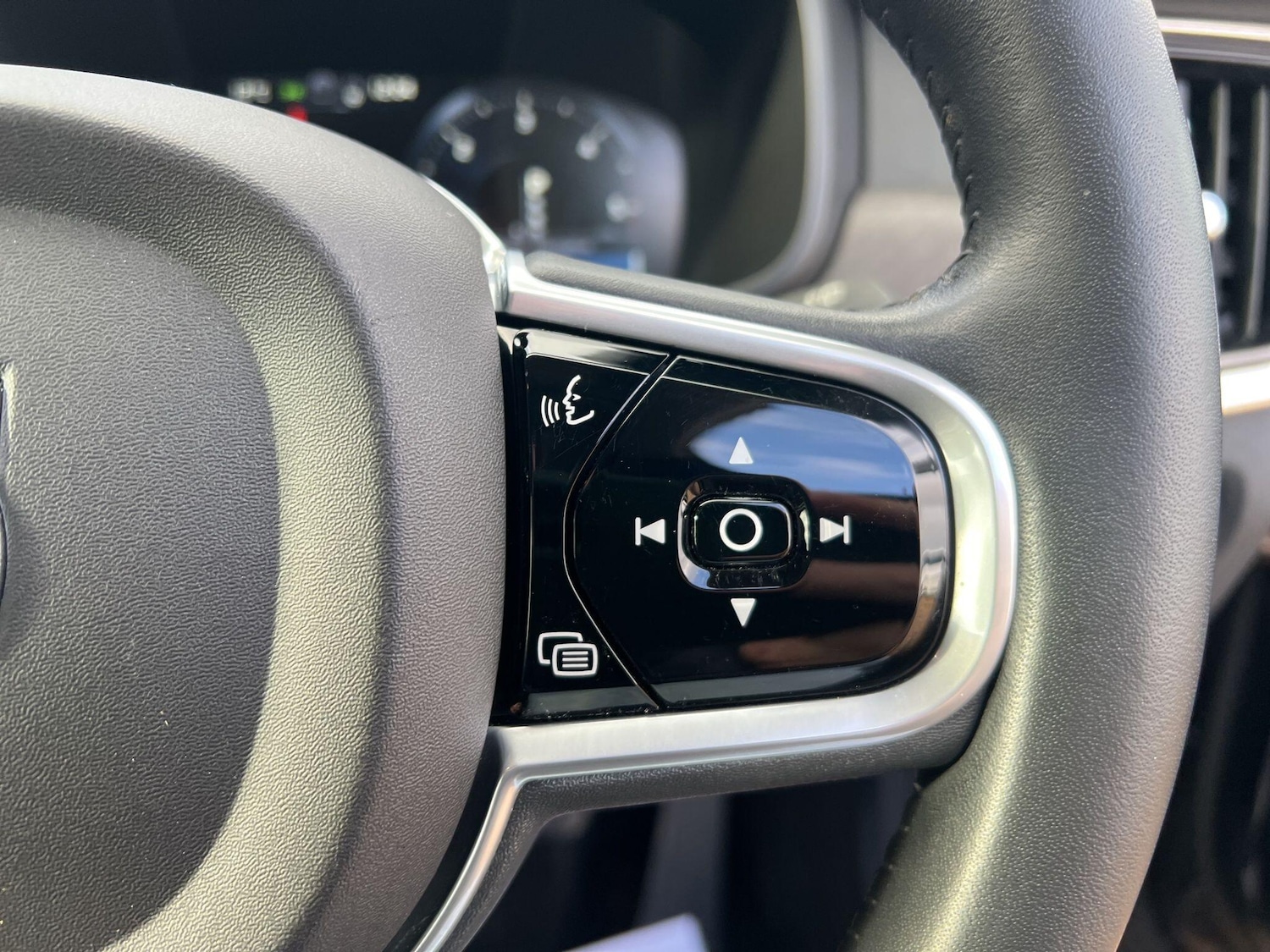 Used Volvo V90 Cross Country 2018 for sale - 76823588: Photo 16