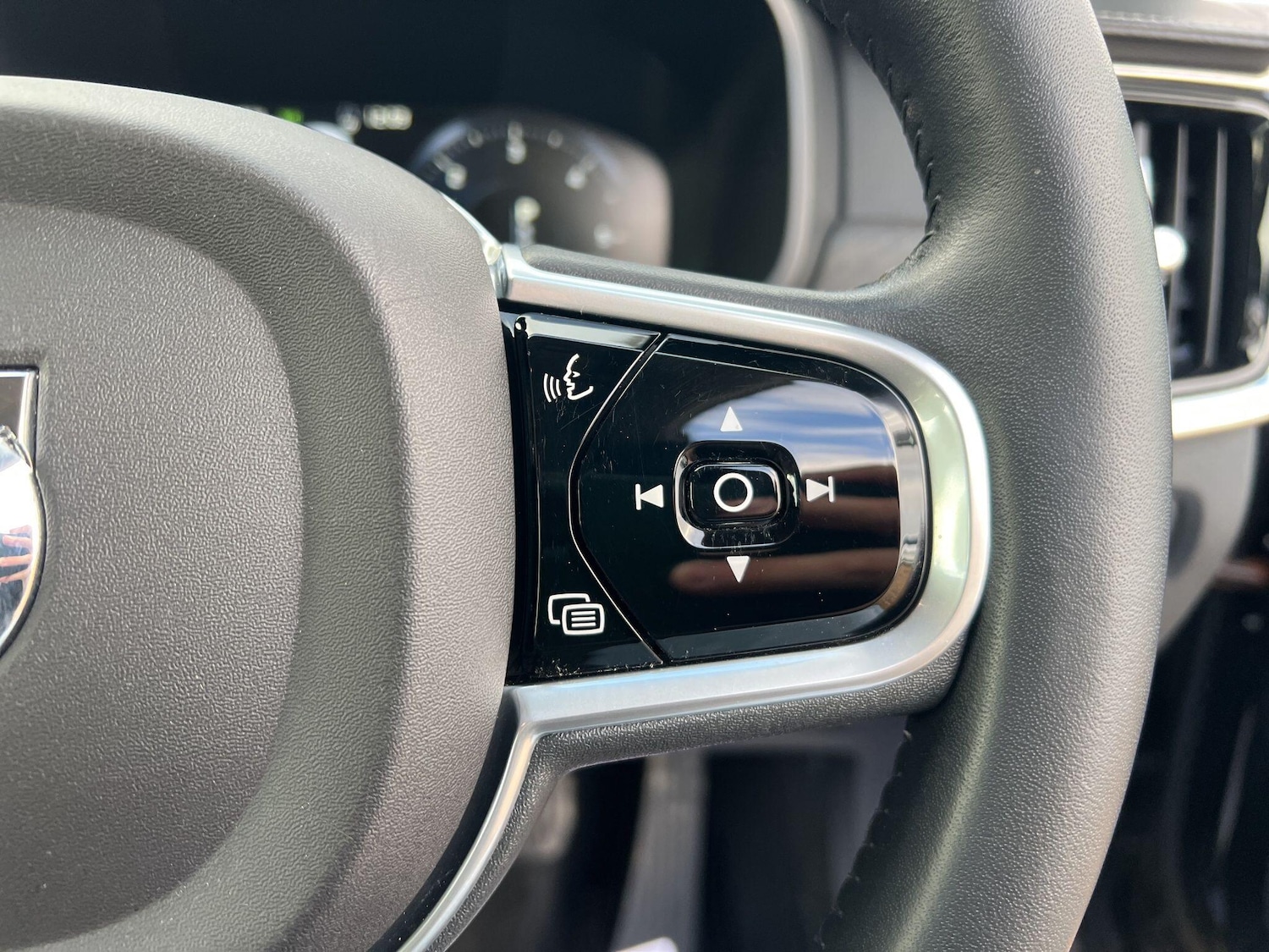 Used Volvo V90 Cross Country 2018 for sale - 76823588: Photo 19