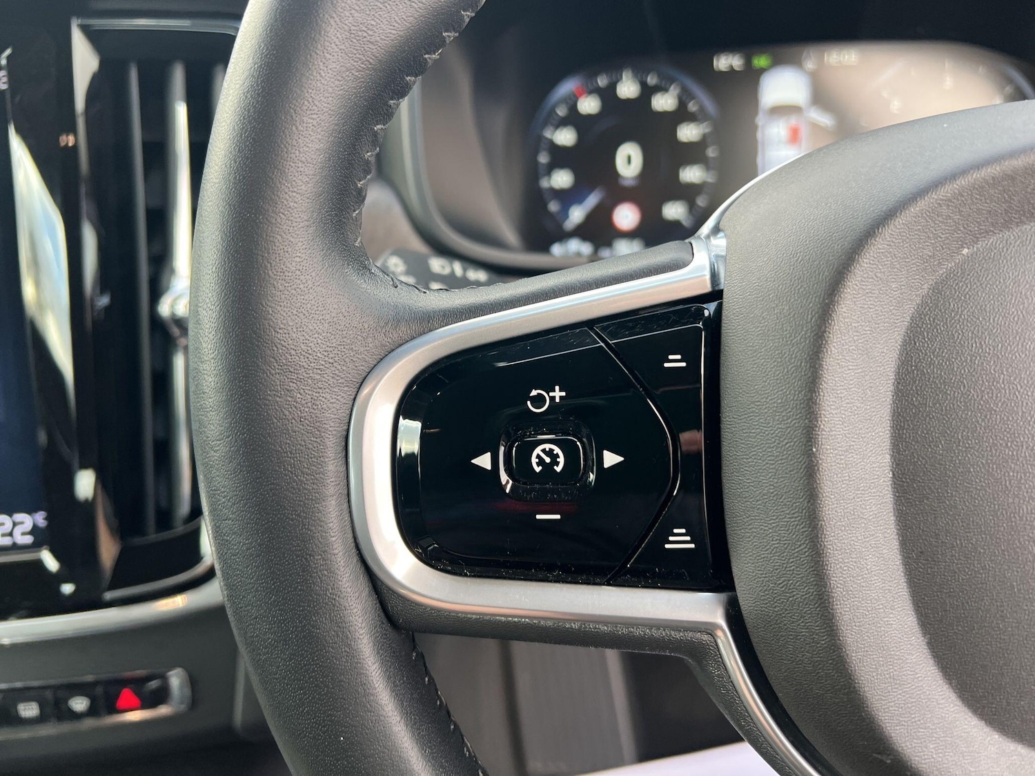 Used Volvo V90 Cross Country 2018 for sale - 76823588: Photo 20