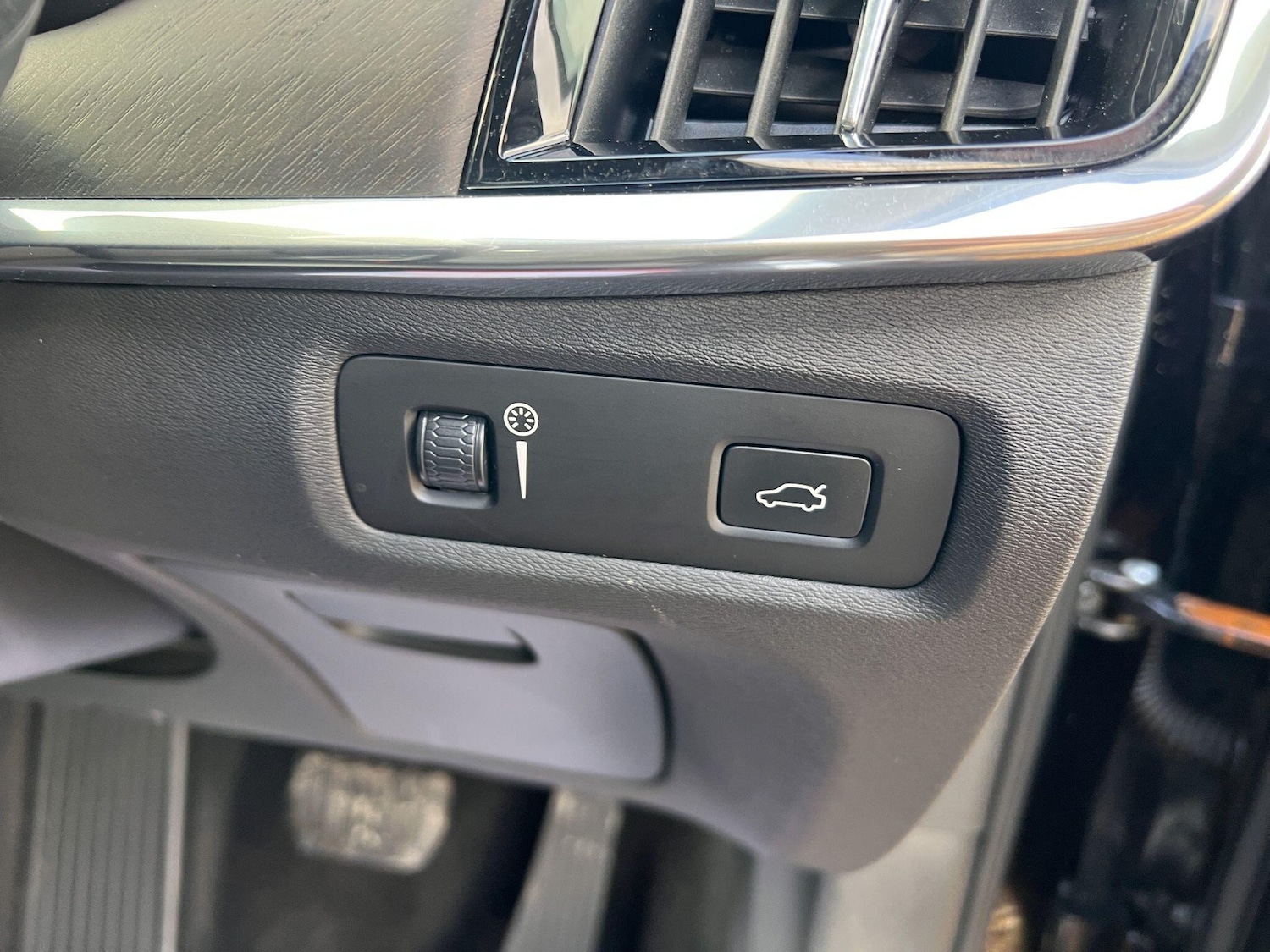 Used Volvo V90 Cross Country 2018 for sale - 76823588: Photo 21