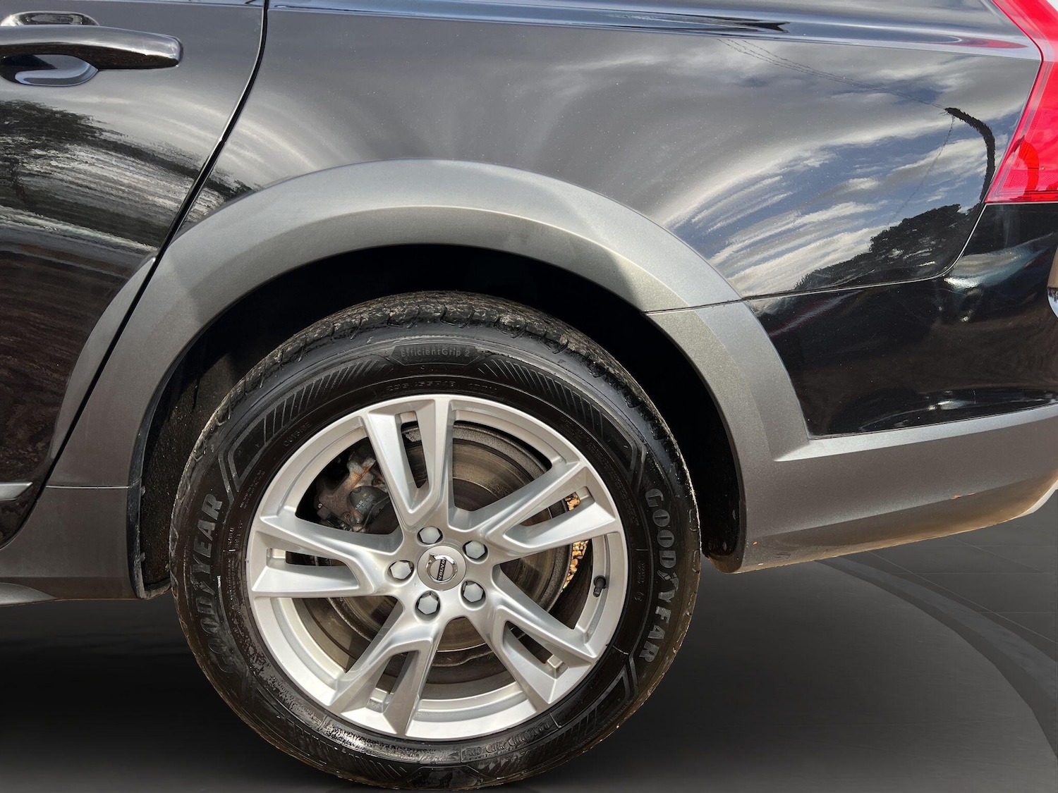 Used Volvo V90 Cross Country 2018 for sale - 76823588: Photo 27