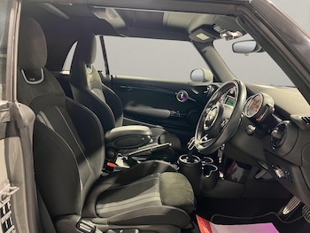 Used MINI Convertible 2019 for sale - 77344591: Photo