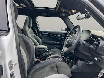 Used MINI Hatch 2023 for sale - 76964572: Photo