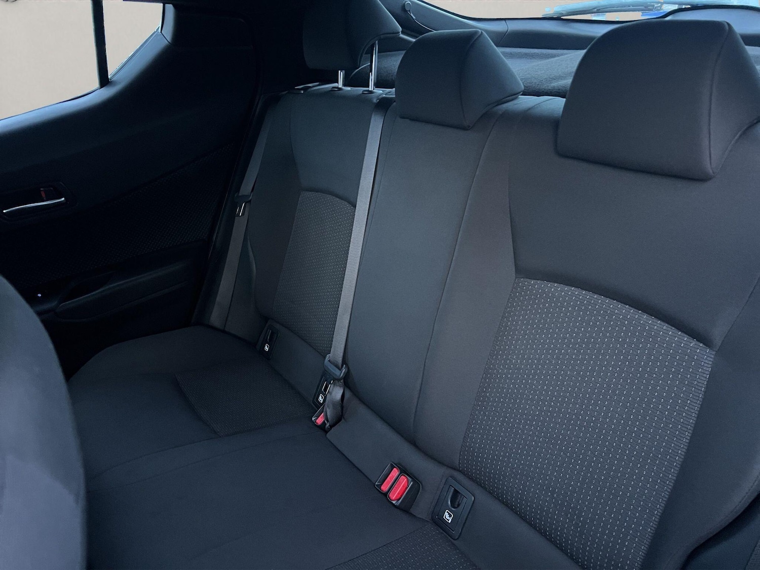 Used Toyota C-HR 2019 for sale - 76824330: Photo 18