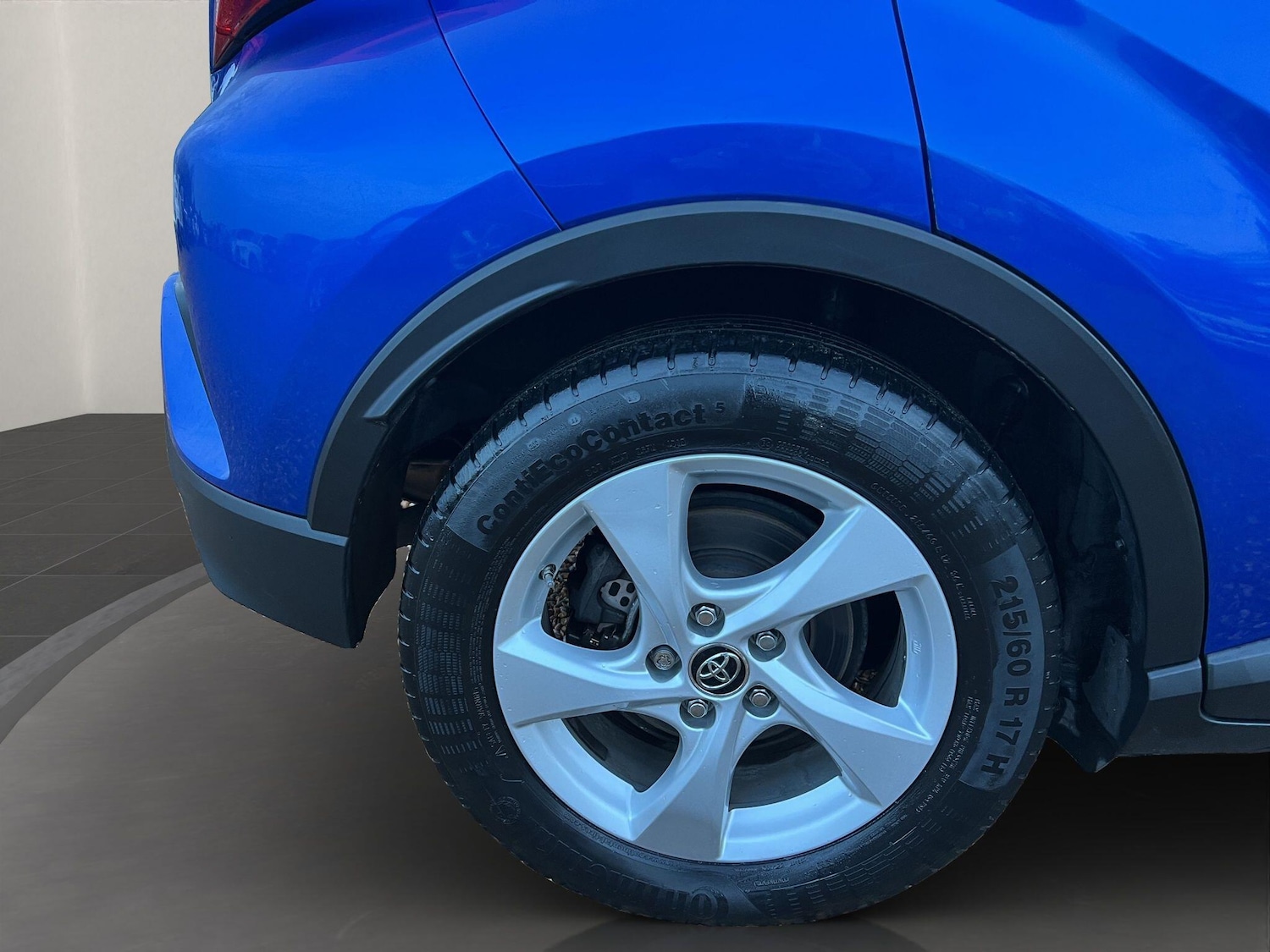 Used Toyota C-HR 2019 for sale - 76824330: Photo 24