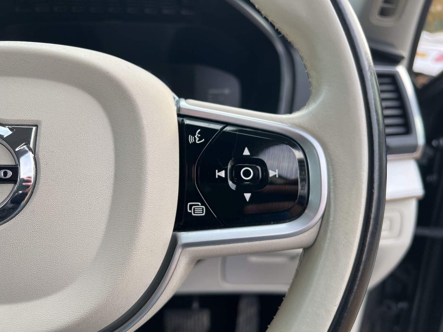 Used Volvo XC90 2017 for sale - 76633902: Photo 21