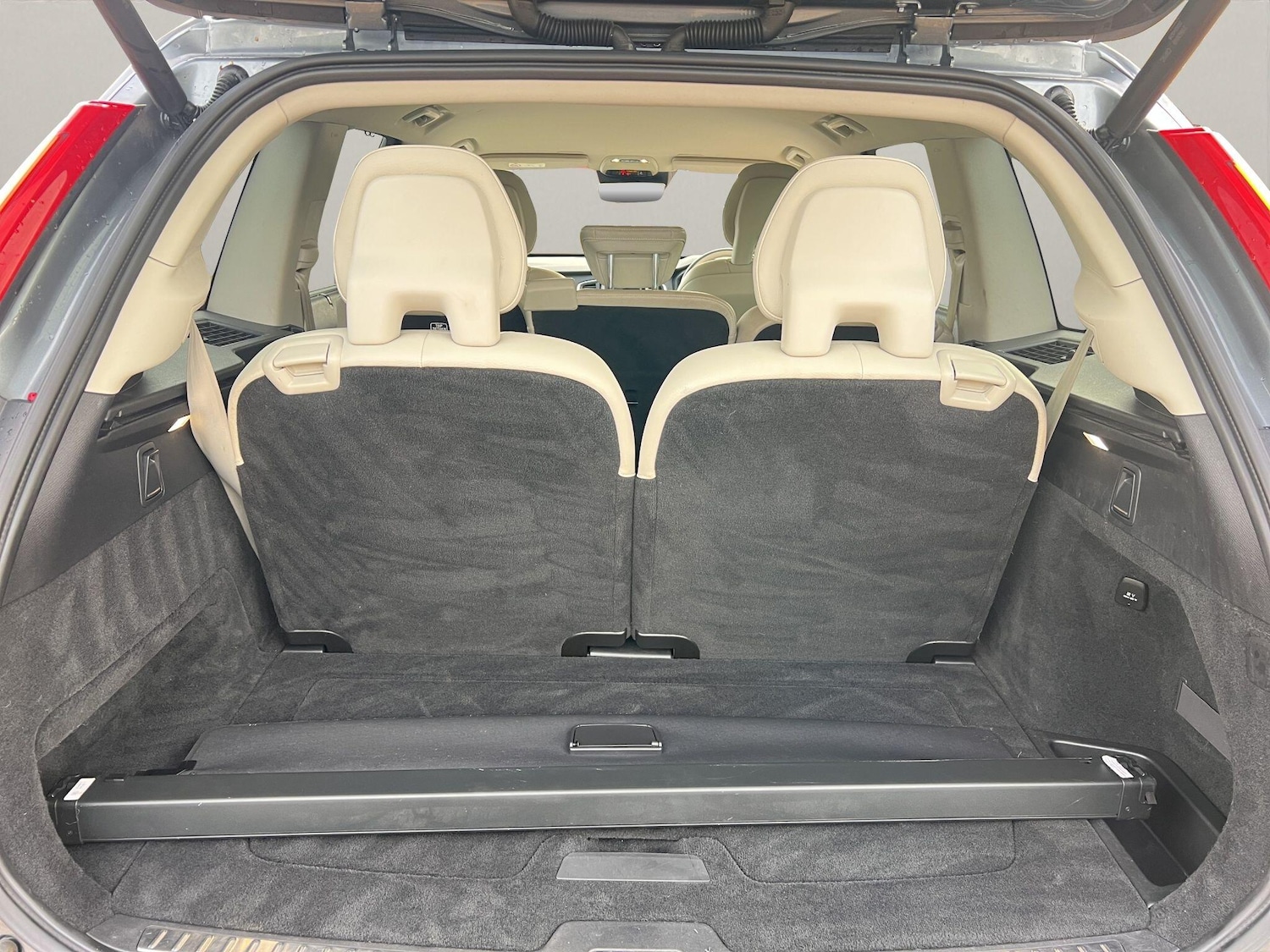 Used Volvo XC90 2017 for sale - 76633902: Photo 34